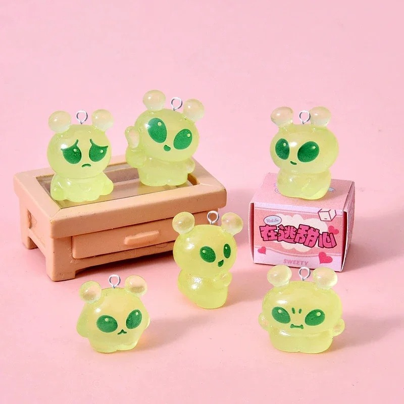 Resin Craft Projects - 10 stuks lichtgevende mini groene alien